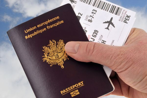 Besoin d'un nouveau passeport pour voyager cet été ? Dépéchez-vous car même si la situation s'est améliorée, la prise de rendez-vous et le traitement de votre demande demanderont plusieurs semaines d'attenbte en cette fin mai 2024.