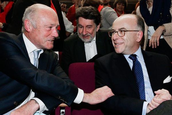 La venue, lundi 30 novembre, de Bernard Cazeneuve, Ministre de l'Intérieur, pour un meeting de soutien à Bordeaux peut indiquer une certaine fébrilité dans le camp socialiste. 