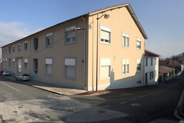 Dans cet immeuble au 4 rue des amouries à Mazamet se trouvent sept sociétés civiles immobilière appartenant à Sebastian Celea et ses proches. 