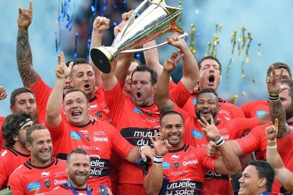 L' équipe de Toulon qui a remporté la précédente coupe d' Europe de Rugby