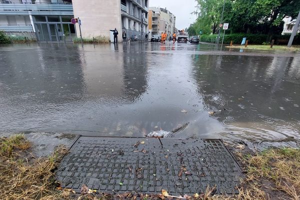 Des rues inondées à Reims, ce jeudi 22 juin 2023.