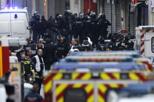 Opération anti-terroriste à Saint Denis le 18 novembre 2015