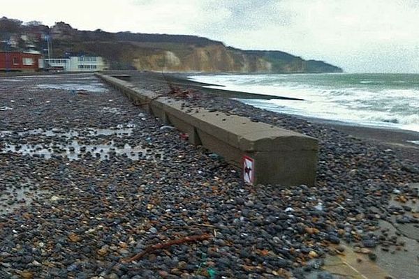 La digue de Pourville, près de Dieppe, au matin du 7 février 2014 