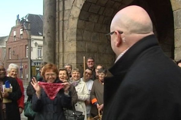 1er avril au Cateau-Cambrésis : un adjoint tire le gros lot, visiblement il sera commerçant dans une boutique pour dames