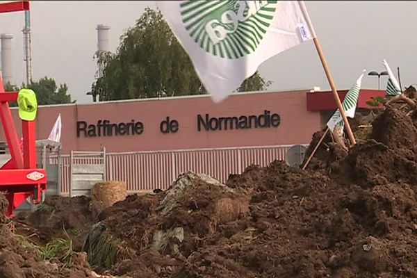 Blocage des accès de la plus grande raffinerie de France près du Havre le lundi 11 juin 2018