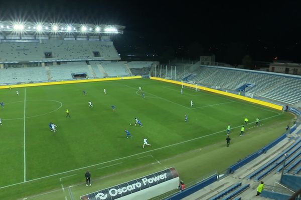 Le stade de Furiani étant sous le coup d'un huis clos à titre conservatoire, la rencontre s'est déroulée sans aucun spectateur dans les tribunes.