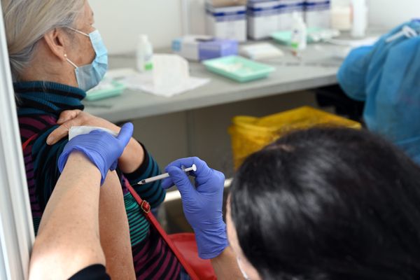 Malgré l'accumulation de créneaux disponibles, les vaccinodromes ne font pas le plein.