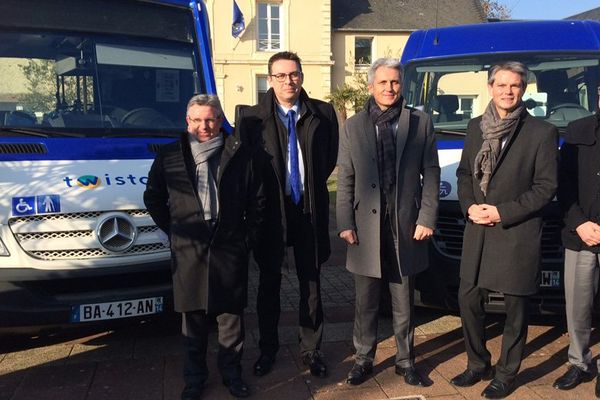 Joël Bruneau, président de Caen-la-Mer, et Rodolphe Thomas, vice président en charge des transports, ce jeudi à Soliers