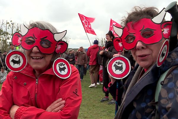 Près de 300 manifestants étaient présents lors de cette journée de manifestation à Coussay-les-Bois (86).