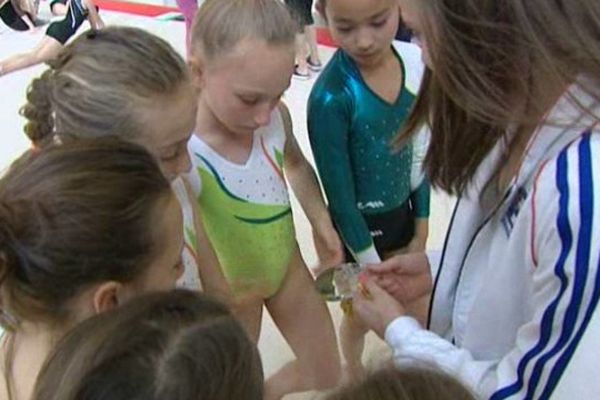 Claire Martin, médaillée de bronze à la poutre aux championnats d'Europe 2015 de gymnastique. Le 23 avril 2015 à Marsannay-la-Côte.