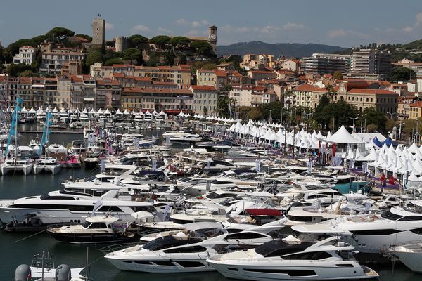 Le Cannes Yachting Festival est un salon nautique organisé chaque année à Cannes depuis 1977.