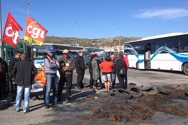 Narbonne (Aude) - grève des employés du réseau Citibus - 10 mars 2014.