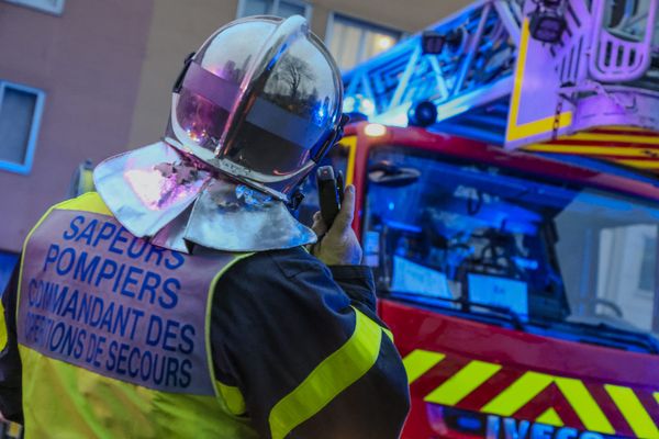 Le feu a pris dans un immeuble d'habitations de 3 étages, et causé la mort d'une homme.