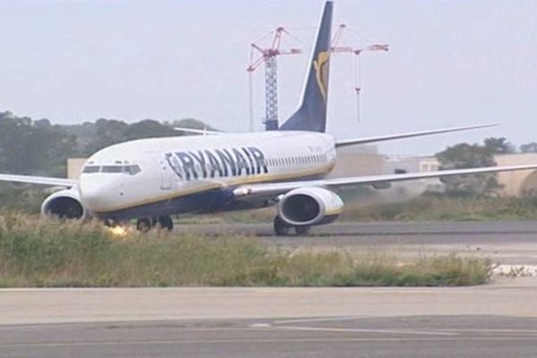 Un avion de la compagnie sur le Tarmac de l'aéroport de Marseille