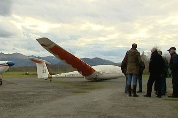 Les membres de l'aéroclub d'Oloron -Herrere sous le choc