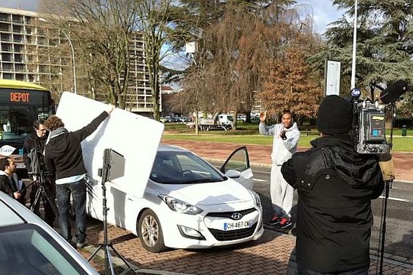 Jordan Aboudou en plein tournage à Chalon-sur-Saône. Photo: T.Souman