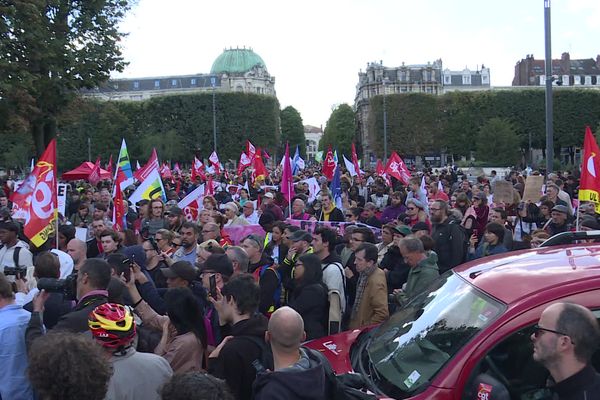 900 à 2000 personnes ont manifesté à Lille ce 23 septembre 2023 contre les violences policières, selon les sources.