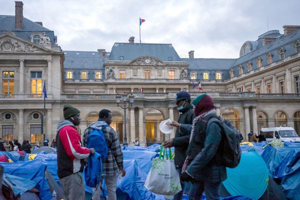 Dans la nuit de mardi à mercredi, les forces de l'ordre ont mis fin à l'occupation des personnes exilées, sur la place du Palais-Royal. (Illustration)