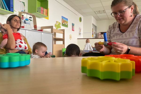 Selon l'UFC-Que-Choisir, 4 enfants sur 10 ne sont pas couverts par un moyen de garde formel dans le Puy-de-Dôme.