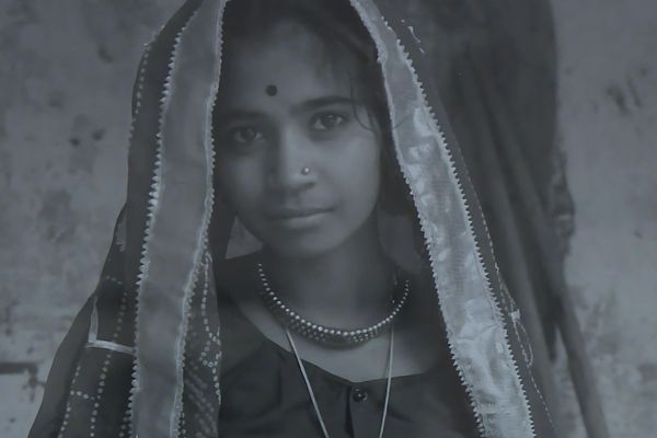 Cette jeune fille de 16 ans a été photographiée au Radjahstan dans les années 80. Henriette Pochon de Saint André a toujours voyagé seule