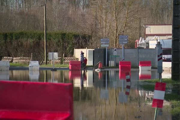 Depuis bientôt deux semaines, une partie du village d'Appily dans l'Oise a les pieds dans l'eau.