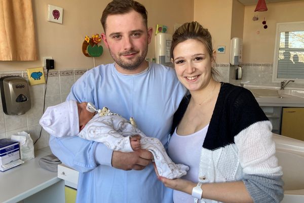 Virginie, Alexandre et Kenzo sont nés à Ussel, la plus petite maternité de Nouvelle-Aquitaine.