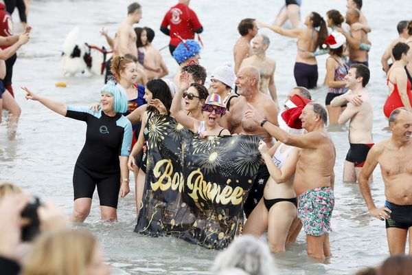 Prendre un premier ou un dernier bain de l'année est une tradition de plus en plus plébiscitée en France. Une tendance qui a également gagné la Bourgogne. (photo d'illustration)