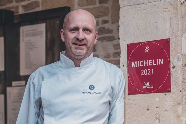 Le chef Anthony Caillot a trouvé un nouveau lieu après avoir dû évacuer brutalement son restaurant à Caen.