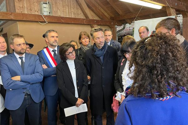 La ministre de la Culture Rachida Dati, en visite au moulin d'Eschviller à Volmunster, lundi 7 octobre 2024.