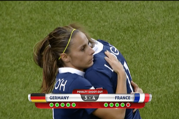 La déception des Française éliminées en quart de finale de la Coupe du monde de football féminin