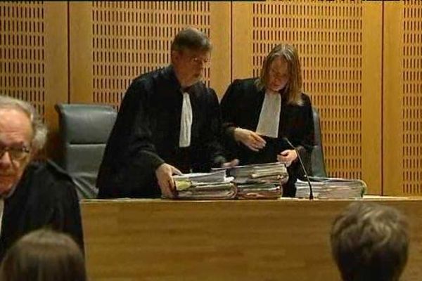 Le Tribunal n'a pas accordé de dommages et intérêts.