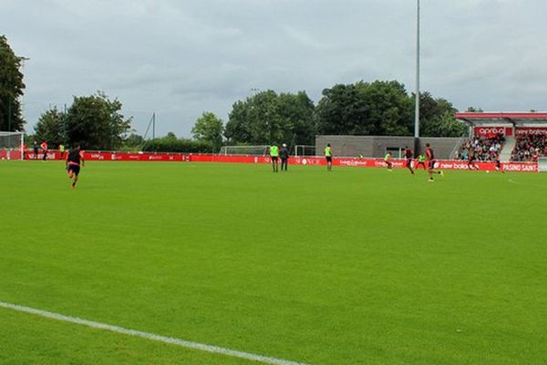 Les joueurs du LOSC s'entraînent désormais sur une pelouse hybride, plus résistante.