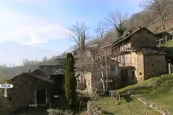 Le hameau de Gilli, au dessus de Pinerolo