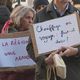 Devant l'hôtel de région Hauts-de-France, les membres du personnel du lycée Faidherbe sont mobilisés contre une baisse des dotations pour 2025. Ils pointent devoir choisir entre le chauffage et les sorties pédagogiques.