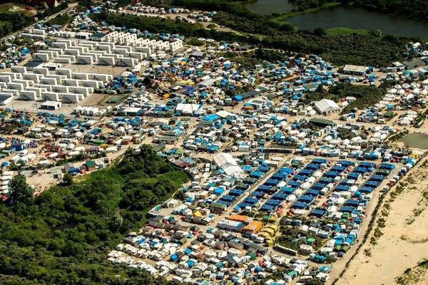 Vue aérienne de la jungle de Calais -16/08/2016