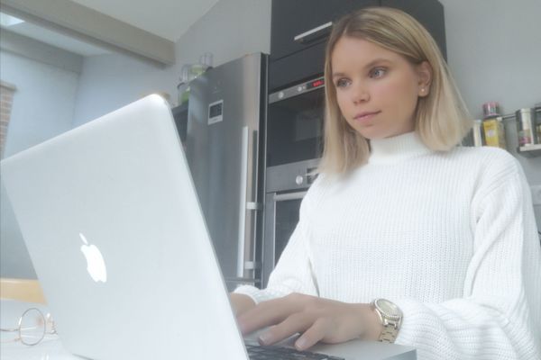  Clémentine Bonnevie, étudiante à Sciences Po Reims regrette la coupure sociale.