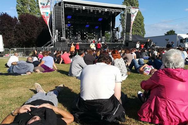 Les Heures vagabondes : en attendant le concert de Superbus à Buxeuil, le 22 juillet 2017