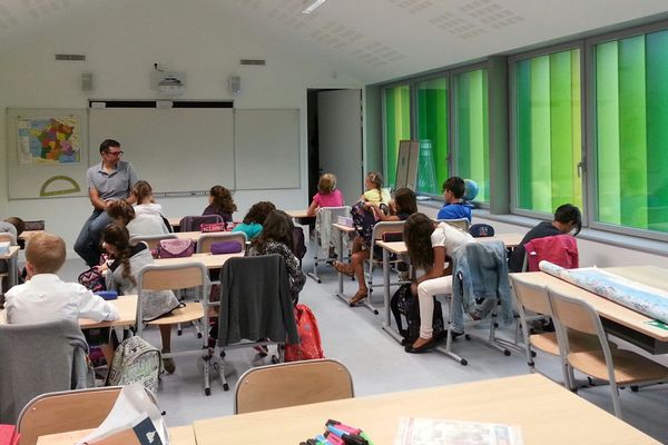 La rentrée dans des classes toutes neuves à Dirac en Charente.