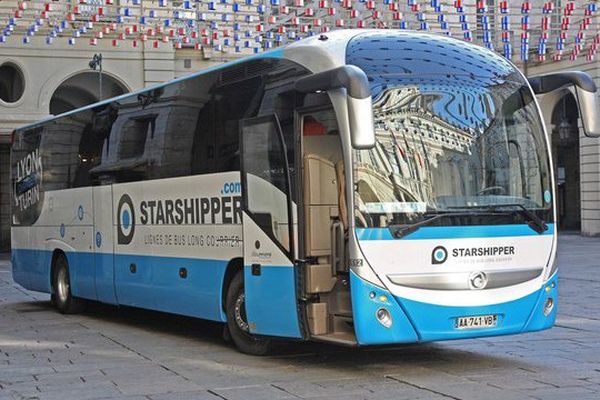 Starshipper, Isibus, Ouibus, les transporteurs par autocars se lancent sur les routes des Pays de la Loire vers Paris la Bretagne l'Aquitaine et le Midi-Pyrénées. Certaines lignes concurrenceraient directement les TER.