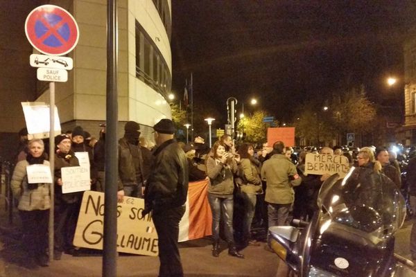 Manifestation de policiers jeudi soir à Arras.