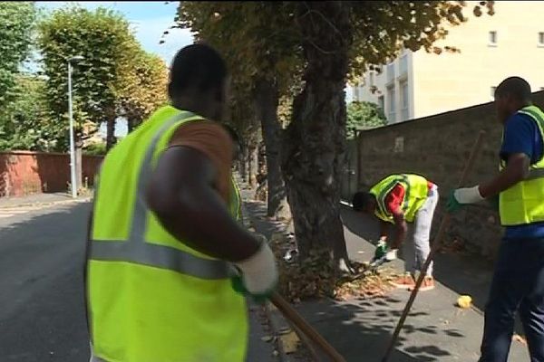 Ces jeunes Sénégalais originaires de l'île de Gorée participent à des chantiers solidaires.