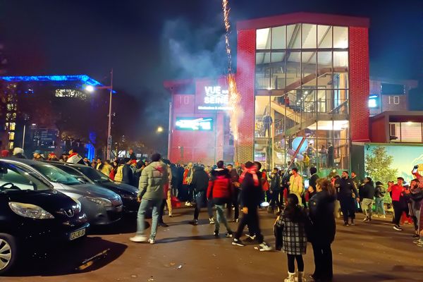 Ce samedi soir, il y avait beaucoup de monde du côté des quais, à Rouen.