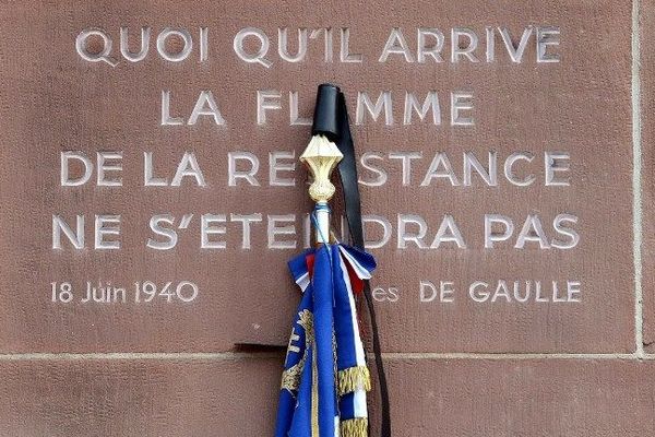 Plaque apposée au Mémorial du Mont-Valérien