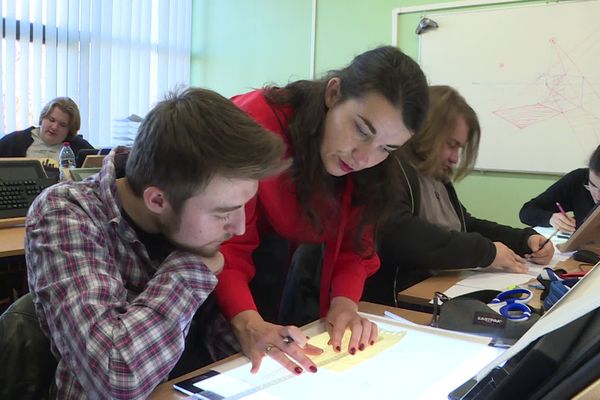 Cours de perspective pour la première promotion de l'école avec sa fondatrice Hélène Moinerie