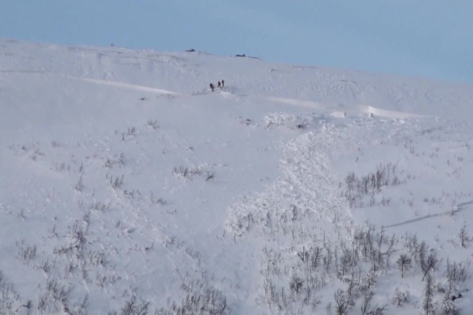 Tre erfarne Béarnais-løpere ble revet med av et snøskred i Norge