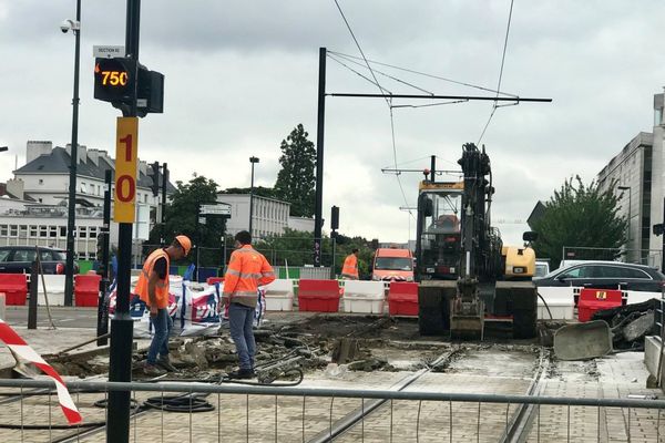 Les travaux ont commencé ce lundi 10 juillet sur les lignes 2 et 3 du tramway nantais