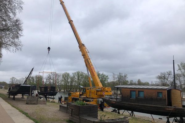 Grutage des bateaux traditionnels de Loire