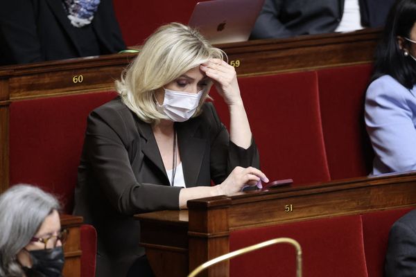 Marine Le Pen à l'Assemblée Nationale. En tant que parlementaire, elle a demandé un rendez-vous au directeur de la sécurité publique de Bordeaux ce mercredi à l'occasion de la mobilisation des policiers.