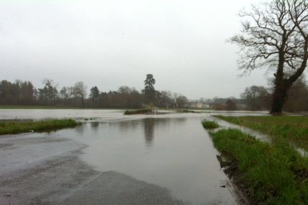 Route inondée à Goven (35), le 26 janvier 2014