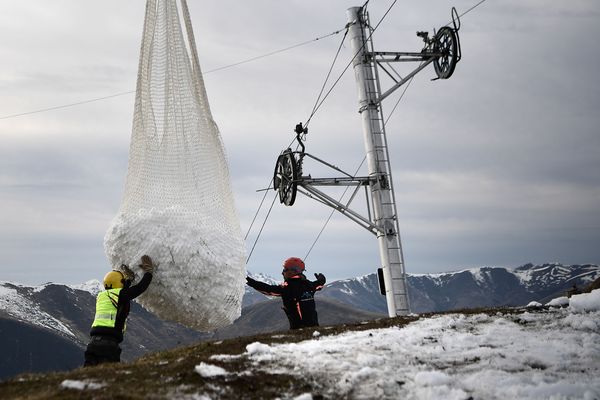 De la neige avait été transportée par hélicoptère le 15 février dernier à Luchon-Superbagnères en Haute-Garonne.